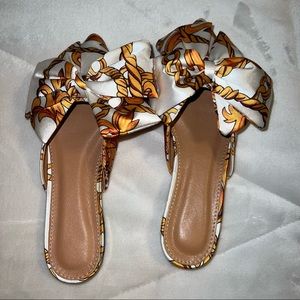 pointed toe flat mules